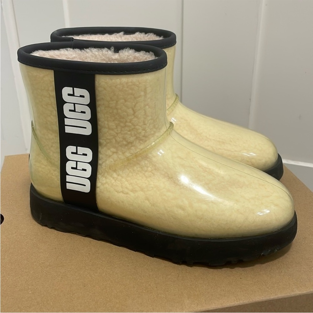 UGG Women’s Classic Clear Mini Waterproof Boots